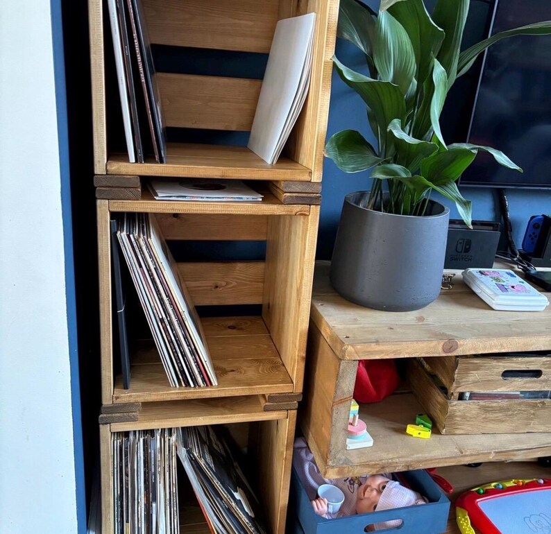 Reclaimed Wood Vinyl Record Storage Crate: Stackable LP Media Unit image 20
