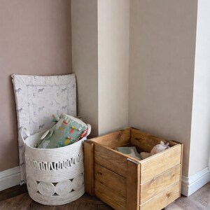 Reclaimed Wood Vinyl Record Storage Crate: Stackable LP Media Unit image 12