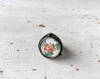 Maxi round ring, brass ring with fruit made with vintage tin tray, adjustable, made in Italy.