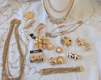 Vintage Jewelry Lot of 16 St John Napier Trifari Necklace Bracelet Brooch Clip on Earrings