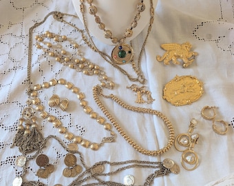 Eclectic Jewelry lot 14 pieces KJL NAPIER Monet Trifari Vintage Jewelry Necklace Brooch clip on Earrings