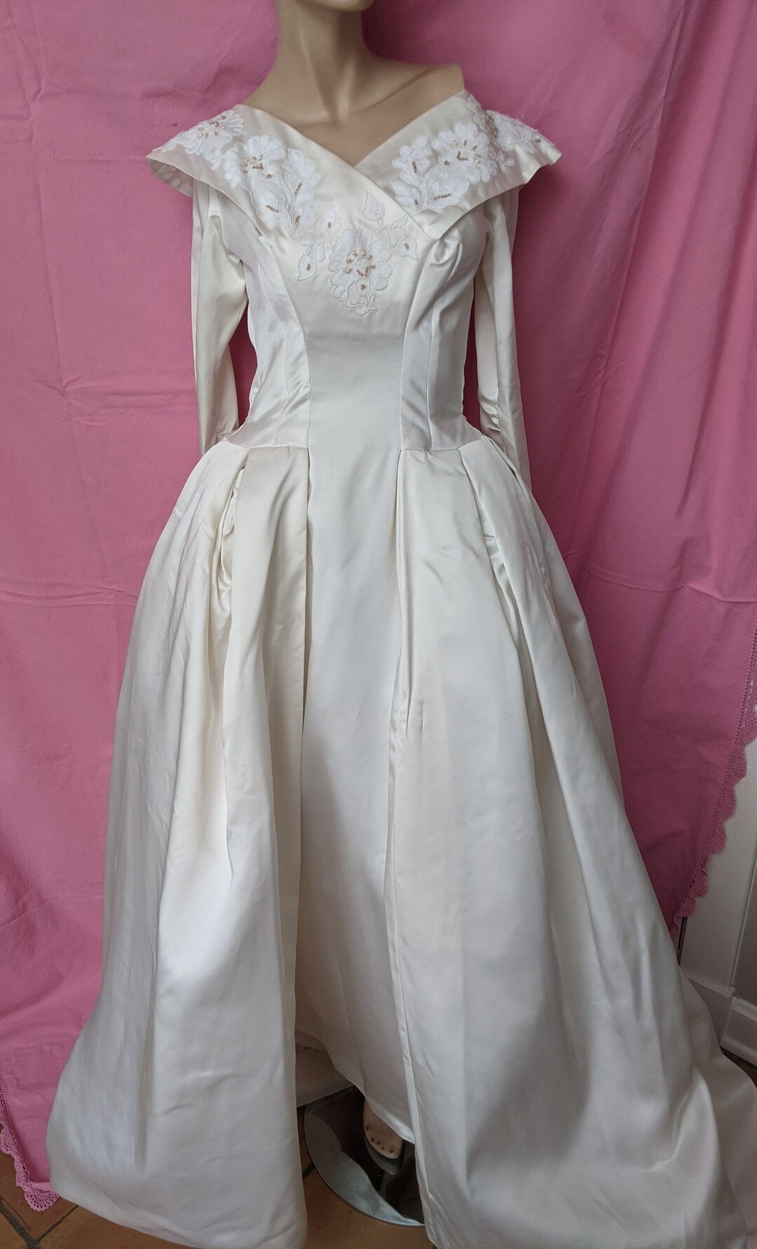 Stunning 1950's Portrait Collar Wedding Dress Thick Satin Lace ...