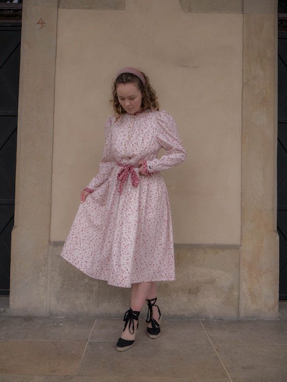 Vintage French Cottage Chic Dress Puff Sleeves Cot