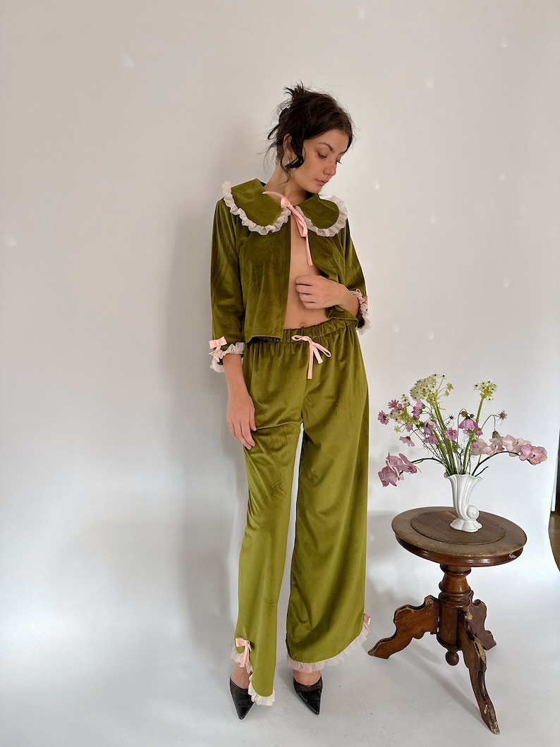 Green Striped Piping Trim Velvet Ribbon Knot Christmas Pajama Set main image 0