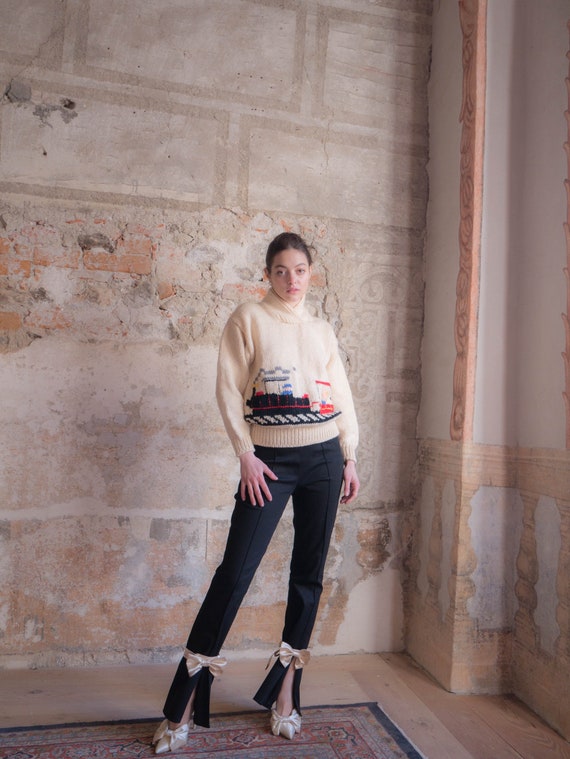 True vintage woolen thick embroidery 1980s jumper