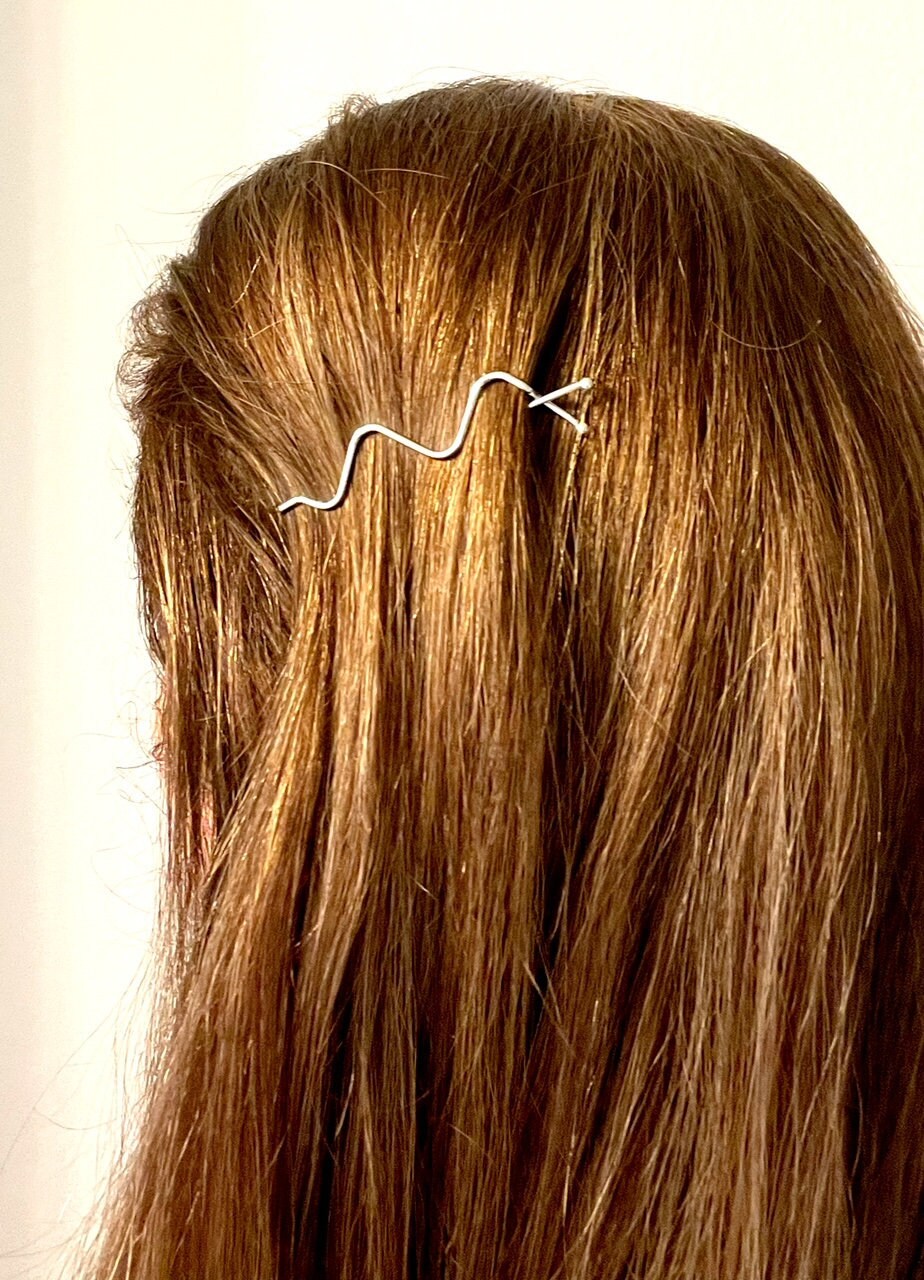 haarspange geometrisch Haarspange in form eines dreiecks dreieck goldfarben