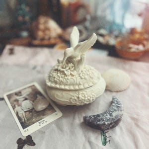 Vintage Floral Offering Bowl, Hummingbird Hidden Deity Offering Bowl, Broom Closet Offering Bowl, Love Witch Altar Tools Cottage Witch