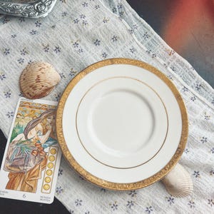 Vintage White Gold Offering Plate, Large Spellwork Plate, Deity Offering Plate, Hera Altar, Goddess Plate, Witchcraft Spell Tools Decor