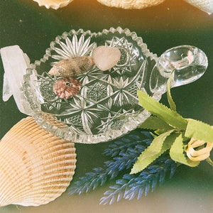 Vintage Medium Glass Offering Bowl, Deity Offering Altar Bowl, Deity Offering Plate, Mini Jewelry Plate, Small Altar Plate, Goddess Offering