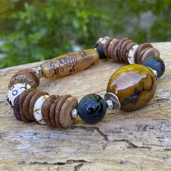 Stretch Bracelet Set of 3 White Wood and Magnesite Beads with Buddha Charm Stretch Bracelet Set of 3 White Wood and Magnesite Beads with Buddha Charm