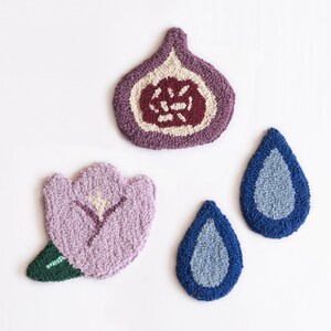 Tufted wall hanging, 'Crocus' flower with a back hanger image 3