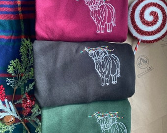 Sudadera bordada de vaca de las Tierras Altas de Navidad- Jersey de Navidad para los amantes de los animales - Scottish Highland coo