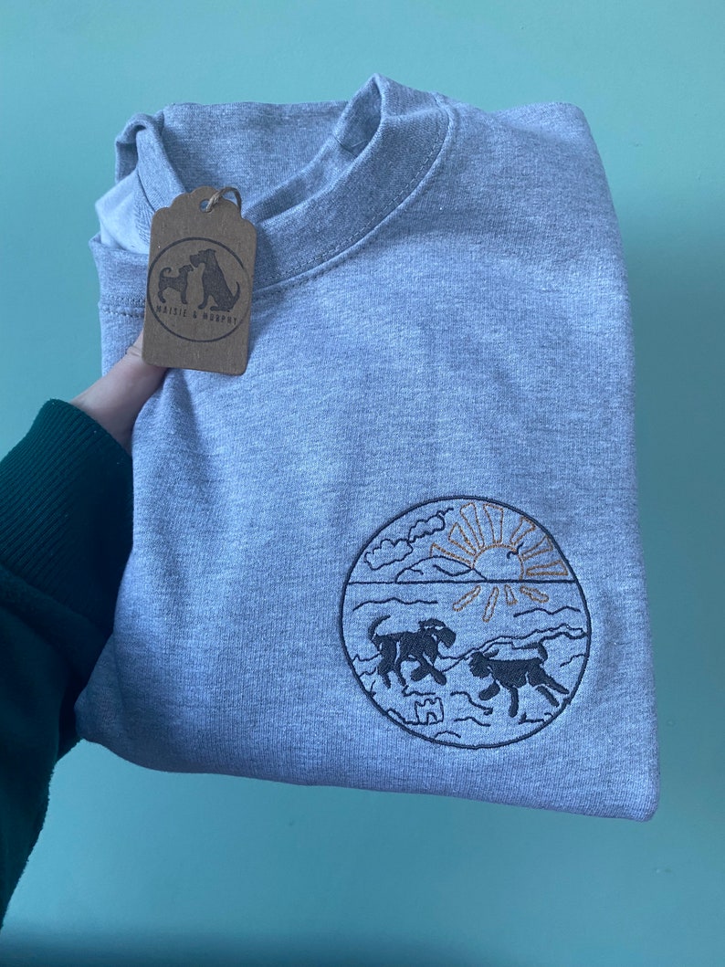 Dog Beach Sweatshirt Embroidered sweater for dog and beach lovers Bild 3