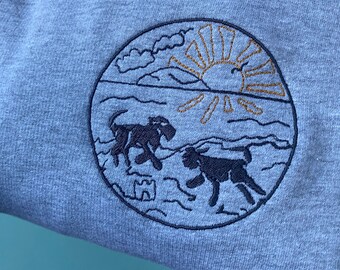 Camiseta Dog Beach - Camiseta bordada para amantes de los perros y adoradores de la playa