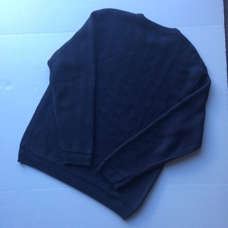 100/% Cotton Vintage 90/'s Blue Chaps crew neck pulloverSweater Made in Indonesia. Size Medium
