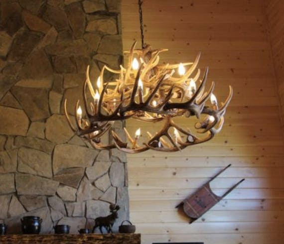 River Drive フェイク鹿の角シャンデリア 素朴なペンダント天井照明 幅