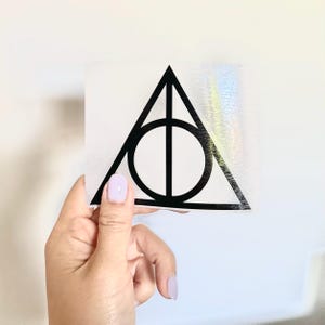 Decalque de vinil Deathly Hallow // Decalque de carro, decalque de laptop, decalque Yeti Cup, decalque de capacete, decalques de telefone, decalque de espelho
