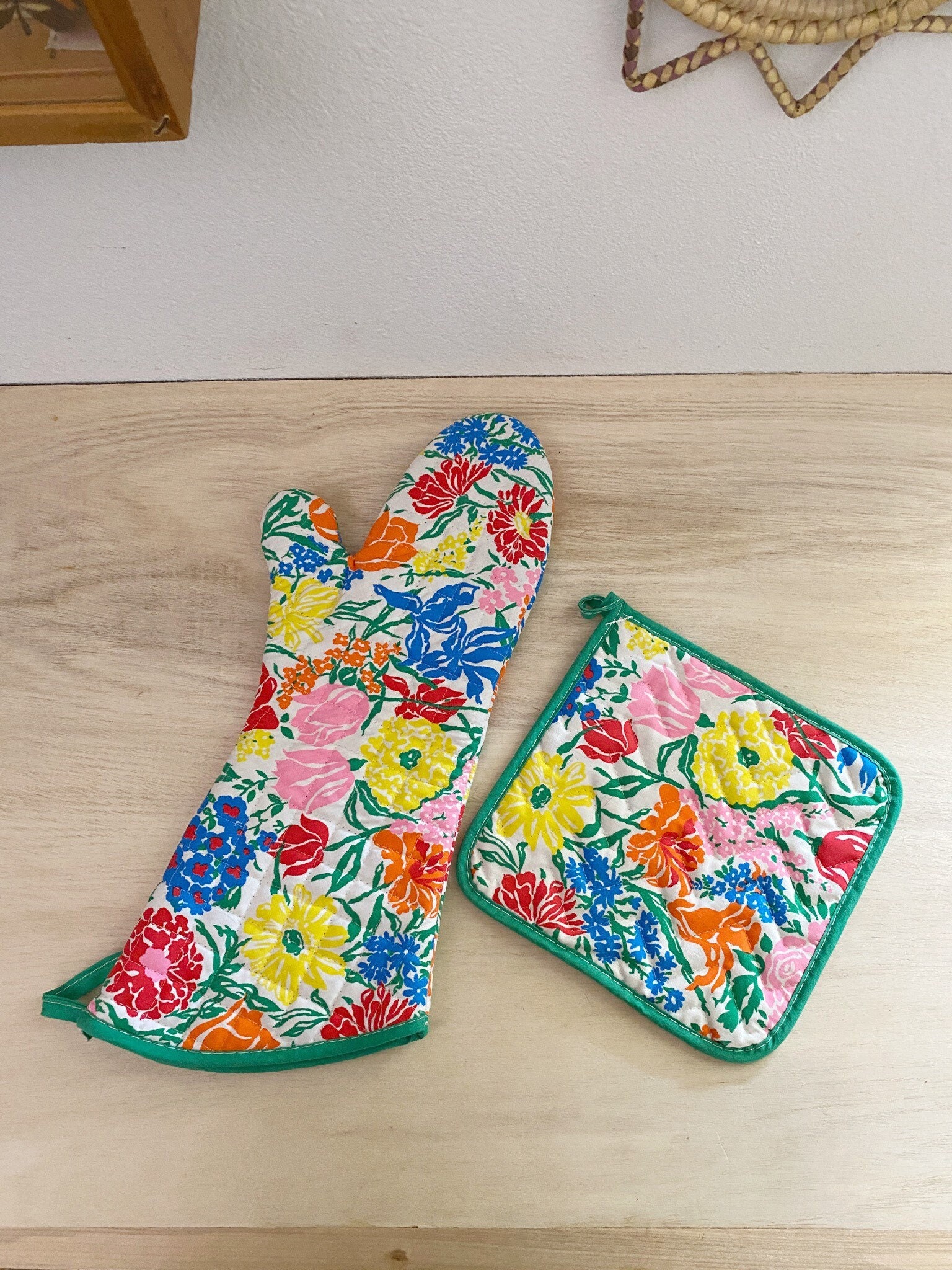 Vintage 60's Colorful Floral Oven Mitt and Pot Holder Se 