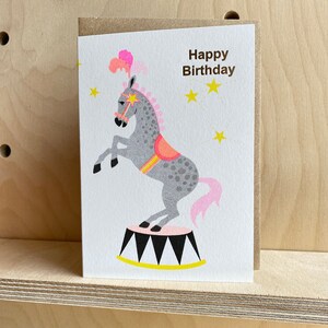 Tarjeta de Riso Pets: Feliz cumpleaños, caballo de circo