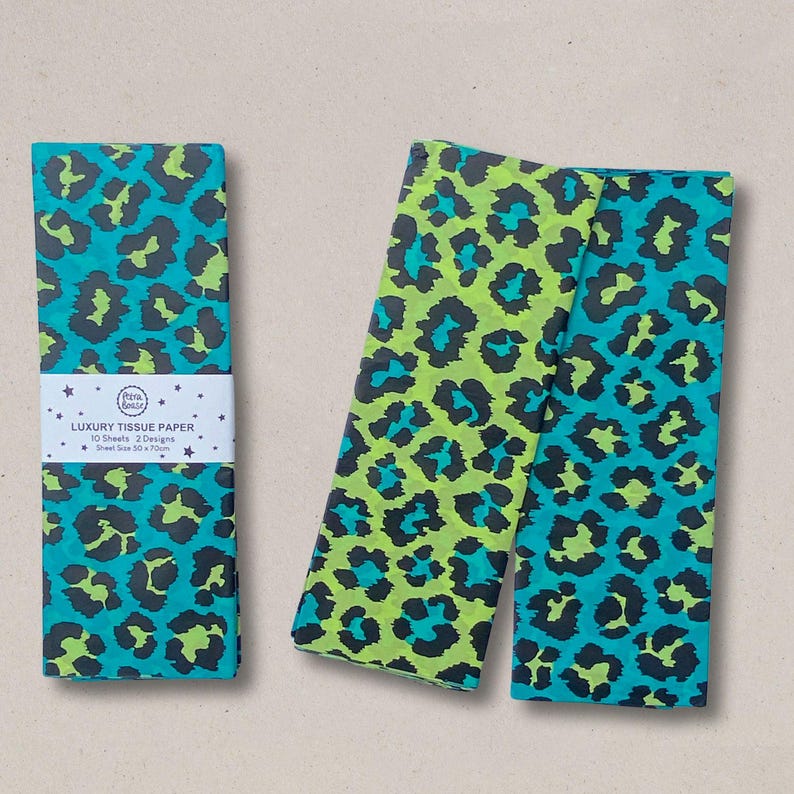 K&ouml;nnte beinhalten: Zwei Packungen gr&uuml;nes und blaues Leopardenmuster-Seidenpapier. Jede Packung enth&auml;lt 10 Bl&auml;tter und 2 Designs. Das Seidenpapier ist 30 x 70 cm gro&szlig;.