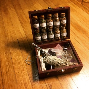 TRAVEL WITCHCRAFT KIT ~ travel altar kit ~ potion making kit ~ travel apothecary kit ~ crystal witchcraft potion kit