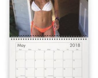 Ein signierter Kalender 2018.  Signiert (personalisiert nach Ihrer Spezifikation) Jeder ist etwas kleiner als 8,5 X 11 &quot;&quot;
