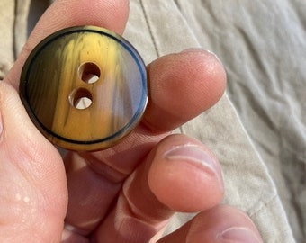 6 bottoni vintage nei toni del giallo e del marrone