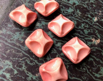 Set di 6 bottoni in resina rosa vintage