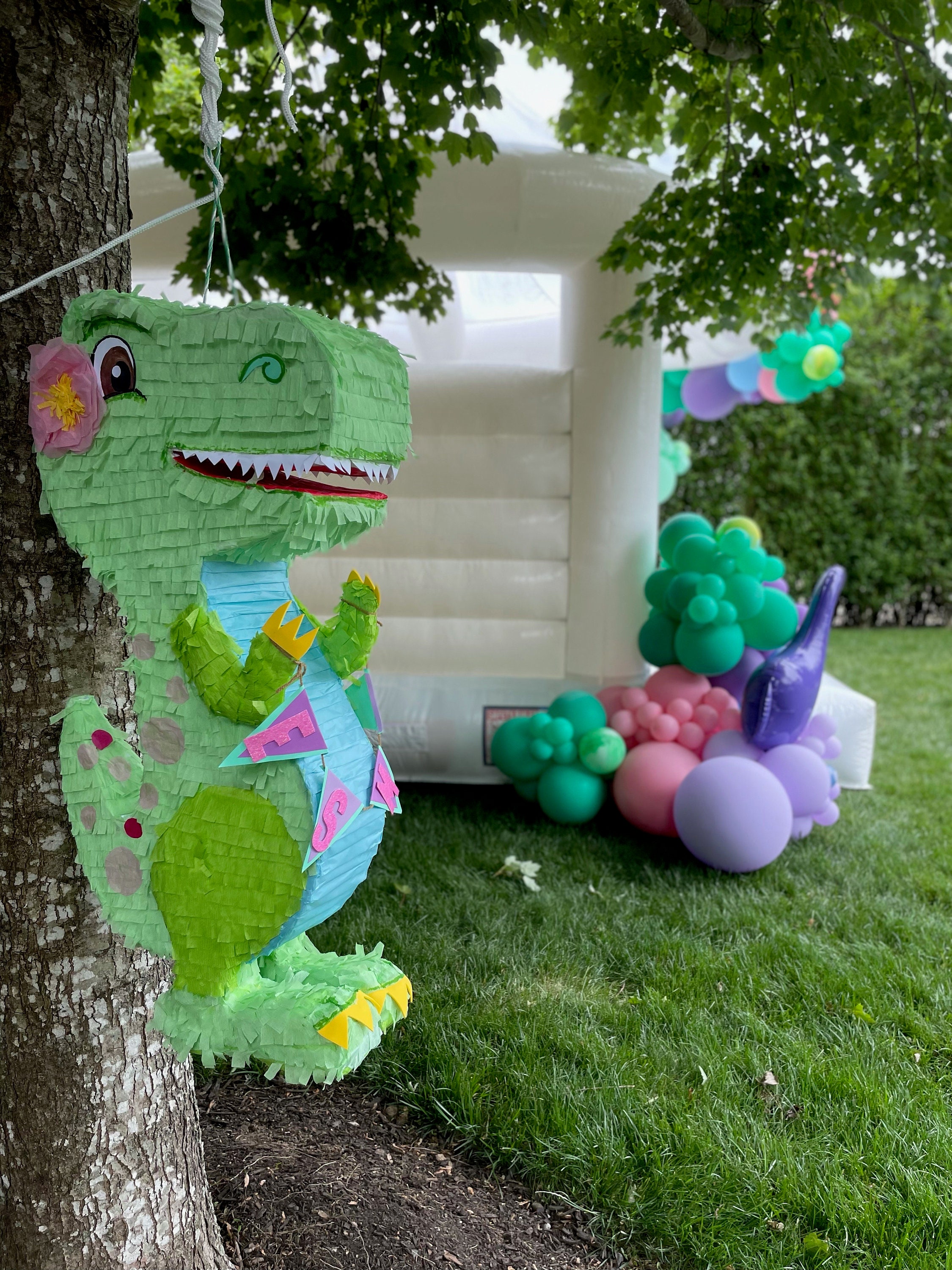 Piñata dinosaure + bâton - Multicolore - Kiabi - 29.90€