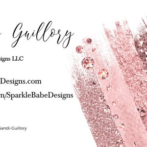 Op de afbeelding: Een visitekaartje met een roze en zilveren glitterachtergrond. De tekst op de kaart luidt "Sandi Guillory", "SparkleBabe Designs LLC", "SparkleBabeDesigns.com", "facebook.com/SparkleBabeDesigns" en "Venmo: @Sandi-Guillory".