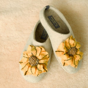 Women's Wool slippers with arch support and handmade sunflower, ready to ship, gift for women, Yellow Flower,  boiled wool scuff slippers