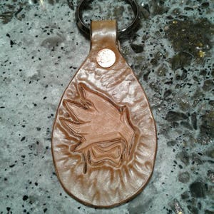 Overwatch Tracer fan art leather keychain, hand carved leather