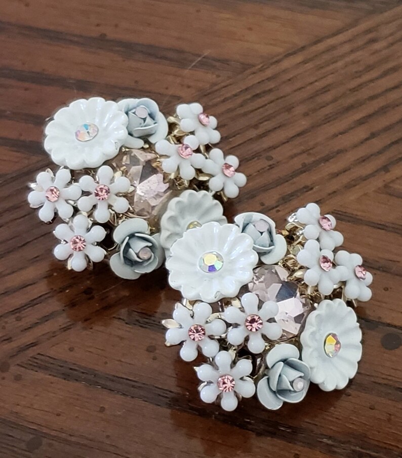 White /& Pink Flower Clusters Earrings