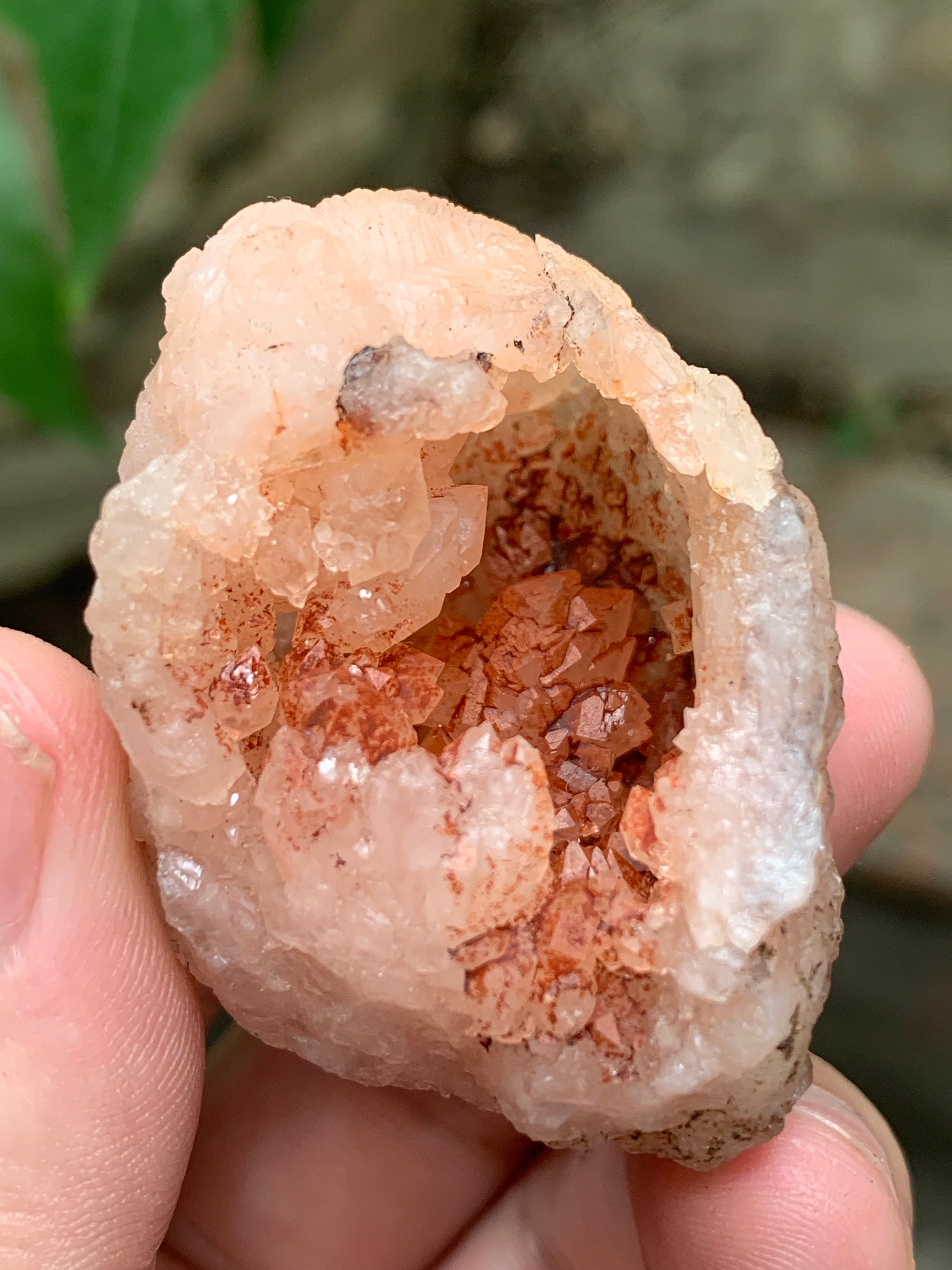 45g マダガスカル産ローズクォーツジオード/天然ピンククリスタル