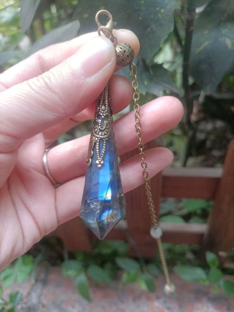 AAAAA Labradorite Quartz Pendulum/Dowsing Tool for Chakra/Reiki/Balancing/Meditation/Crystal Pendulum/Divination Tool/Pray to God/read photo image 4