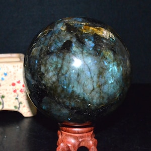 Bola de labradorita natural, luz azul, piedra brillante, decoración de labradorita, forma libre, labradorita independiente grande, labradorita llamativa, esfera de 91 mm