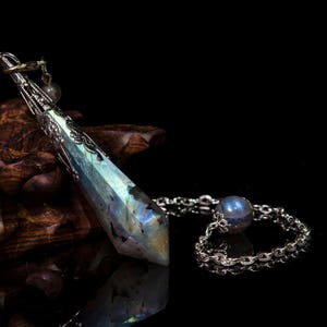 AAAAA Labradorite Quartz Pendulum/Dowsing Tool for Chakra/Reiki/Balancing/Meditation/Crystal Pendulum/Divination Tool/Pray to God/read photo image 3