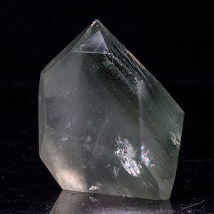 Regenbogen Grün Phantomquarz Kristallspitze / Energiekristall Quarz / Phantomquarz Kristallspitze / Landschaftlich inklusive Quarz / Anhänger / Halskette