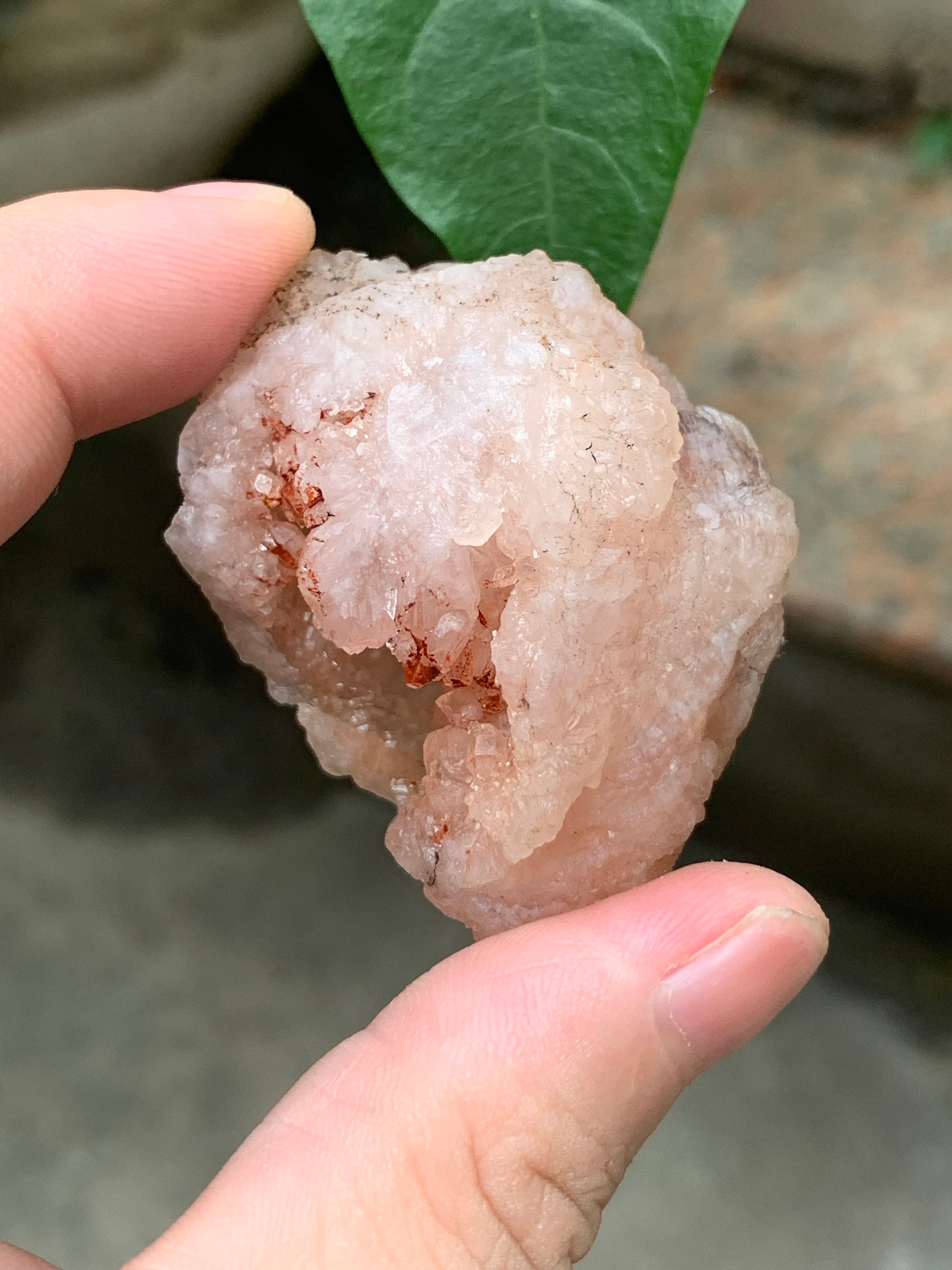 45g マダガスカル産ローズクォーツジオード/天然ピンククリスタル