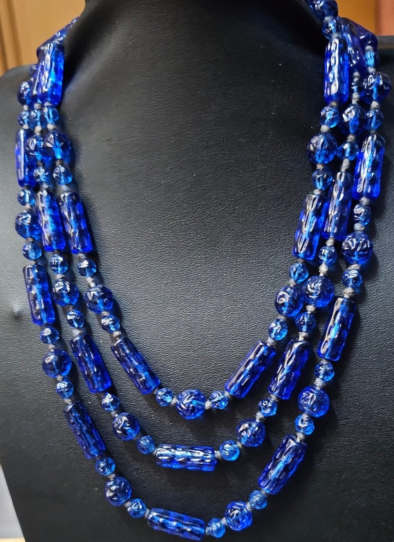 Vintage Chinese Cobalt Blue Glass Molded knotted B