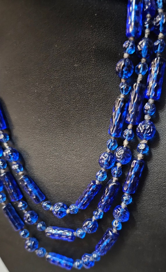 Vintage Chinese Cobalt Blue Glass Molded knotted … - image 3