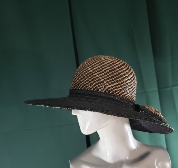 Wide brimmed black beige Fedora straw hat