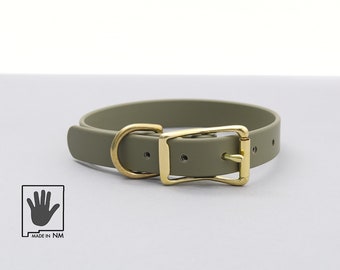 Collar impermeable para perro color verde oliva: Hebilla de cinturón de biotano hecha a mano
