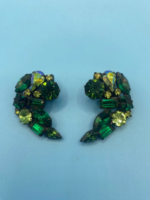 Gorgeous Green Vintage Rhinestone Earrings