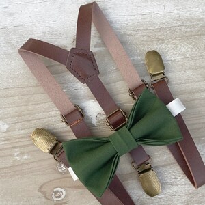 Forest Green Bow Tie & Skinny Leather Suspenders , Men&#39;s Dark green bow tie , Boy&#39;s Ring Bearer gift , Groomsmen Gift , Wedding Groom outfit