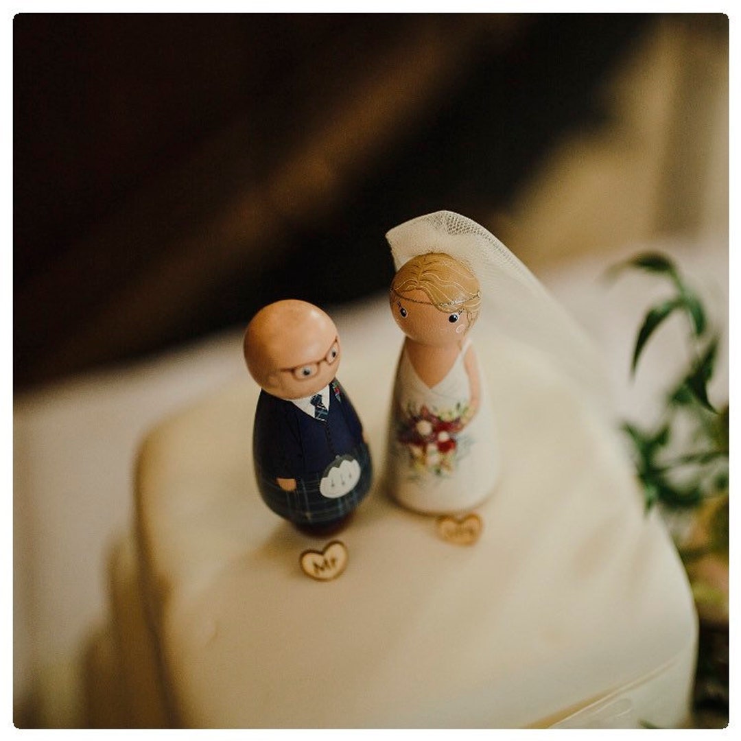 Personalized Peg Doll Cake Toppers: Bride and Groom in Kilt - Etsy UK