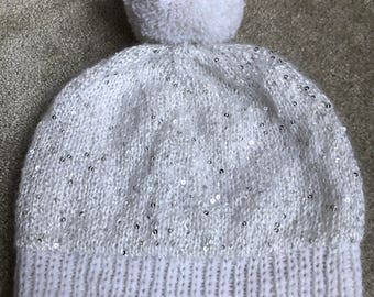 Chunky Hand Knitted Slouchy Hat with Pom Pom, Woolly Hat, Beanie Bobble Hat – WHITE