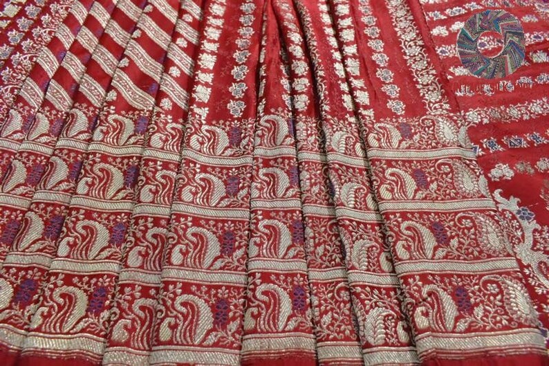 Vintage Satin Saree 100% Pure Silk Banarasi Sari Red Hand Woven Heavy Brocade Weave 5 Yard Indian Craft Fabric. image 8
