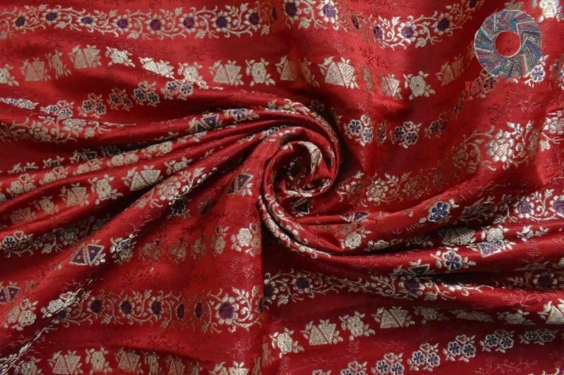 Vintage Satin Saree 100% Pure Silk Banarasi Sari Red Hand Woven Heavy Brocade Weave 5 Yard Indian Craft Fabric. image 10