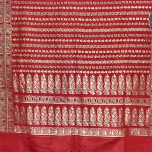 Vintage Satin Saree 100% Pure Silk Banarasi Sari Red Hand Woven Heavy Brocade Weave 5 Yard Indian Craft Fabric. image 3